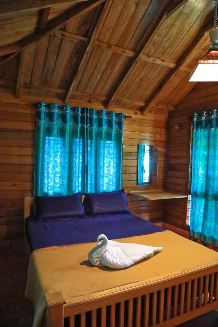 Royal Wooden Villa Манантавади Екстериор снимка